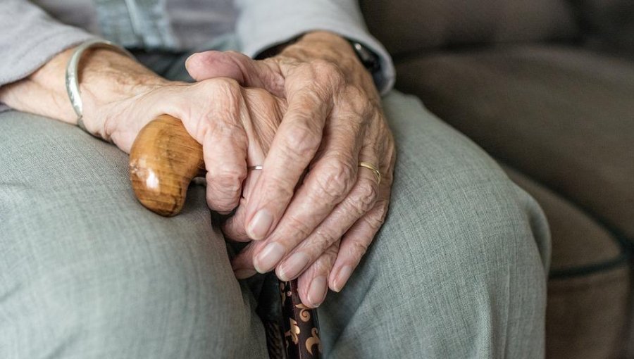 Gobierno busca aumentar en un 50% el número de geriatras en el país