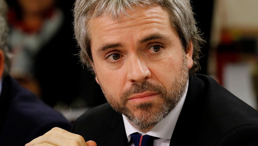 Ministro Blumel: "A la Presidenta Bachelet su reforma previsional se le cayó por su coalición”