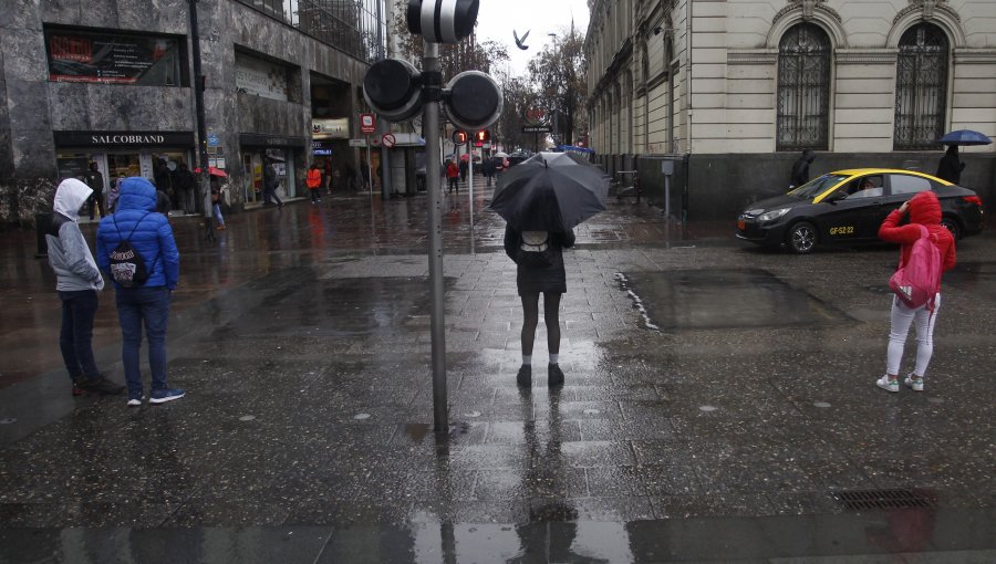 Sistema frontal: Nevadas en Farellones y agua nieve en comunas precordilleranas
