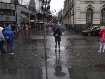 Sistema frontal: Nevadas en Farellones y agua nieve en comunas precordilleranas