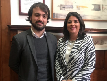 Alcalde Sharp compromete participación municipal en plan para abordar los loteos irregulares en Laguna Verde