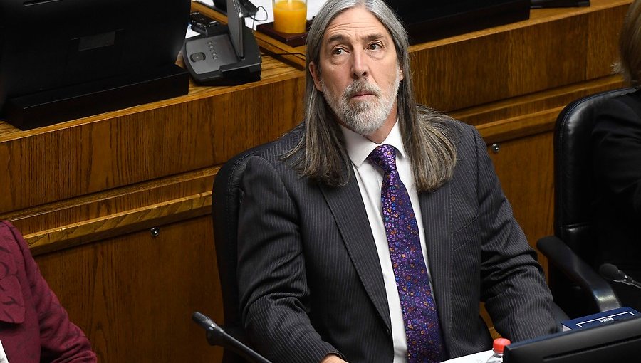 Comisión insistirá en invitar a senador Letelier por caso jueces de Rancagua