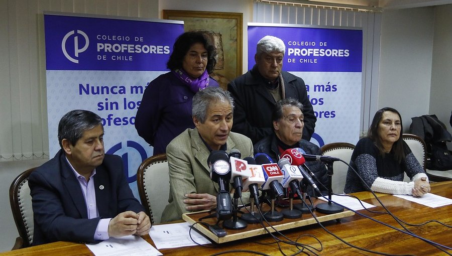 Con un 67,37% y tras siete semanas, Colegio de Profesores puso fin al paro nacional