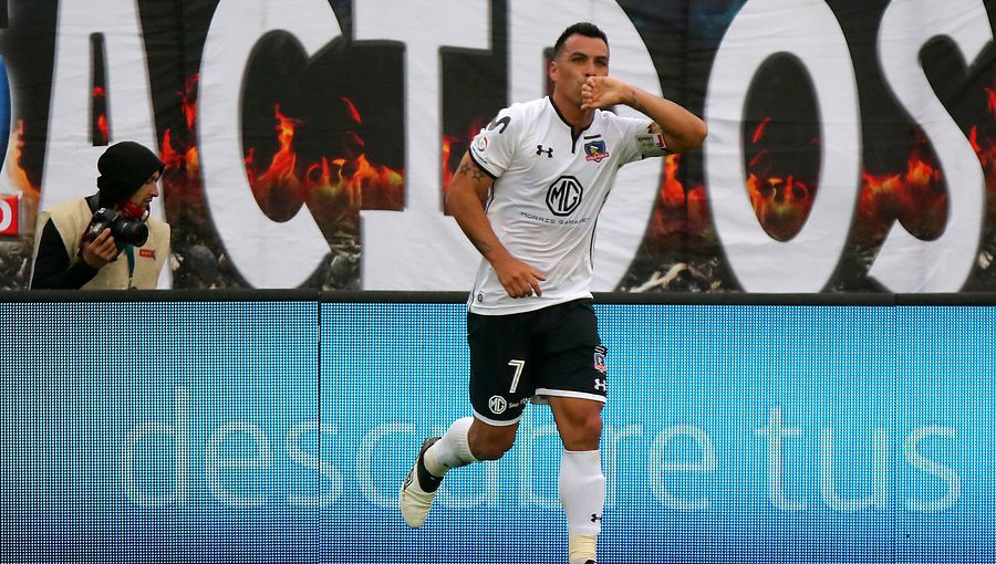 Esteban Paredes recibió el alta médica y podría reaparecer en Colo-Colo