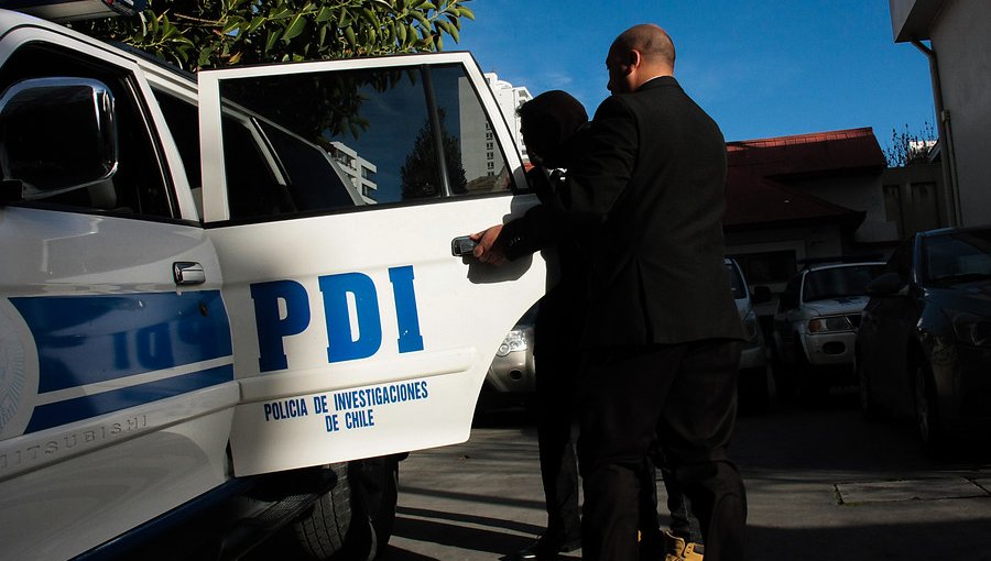 PDI detuvo a uno de los dos delincuentes que asaltó céntrica joyería de Viña del Mar