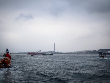 El extraño caso del barco lleno de combustible que estuvo tres semanas en Quintero y se fue