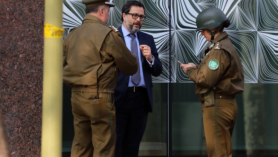 Rodrigo Hinzpeter: "Me avisaron que había un paquete que podría tener un artefacto explosivo"