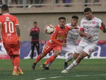 Cobreloa cayó ante Copiapó y cedió el liderato de la Primera B