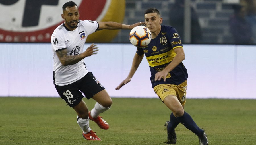 Colo Colo se aleja de la UC con opaco empate ante Everton en el Monumental