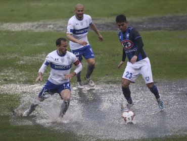 La UC gana en un aguacero a Huachipato y se consolida en la punta