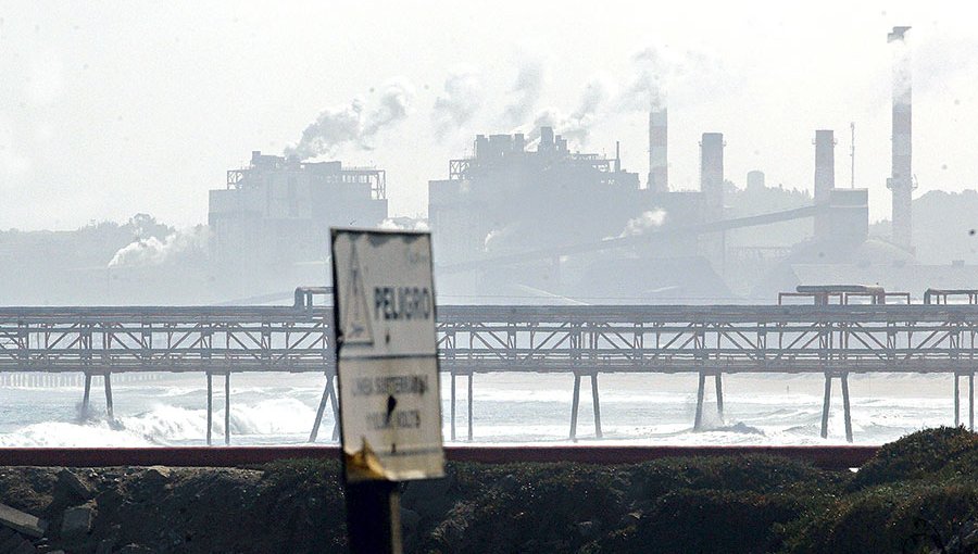 Declaran Emergencia Ambiental en Quintero por peak de dióxido de azufre en estación