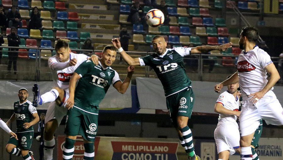 Wanderers no pudo alcanzar la cima de la Primera B tras caer ante Melipilla