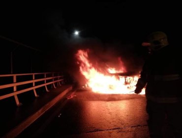 Sujetos quemaron una camioneta la noche de este domingo en Ercilla