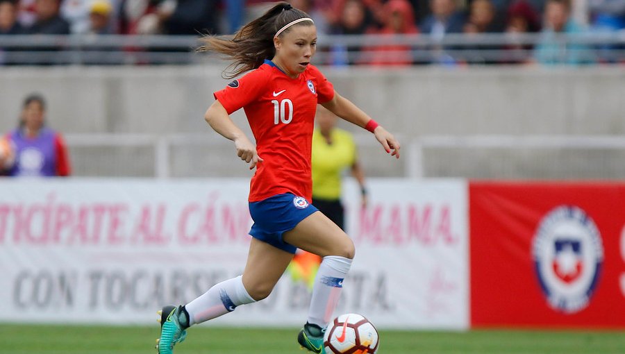 Yanara Aedo se convirtió en nueva jugadora del Sevilla de España