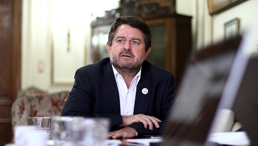 Claudio Orrego mueve sus piezas de cara a la próxima elección de Gobernadores
