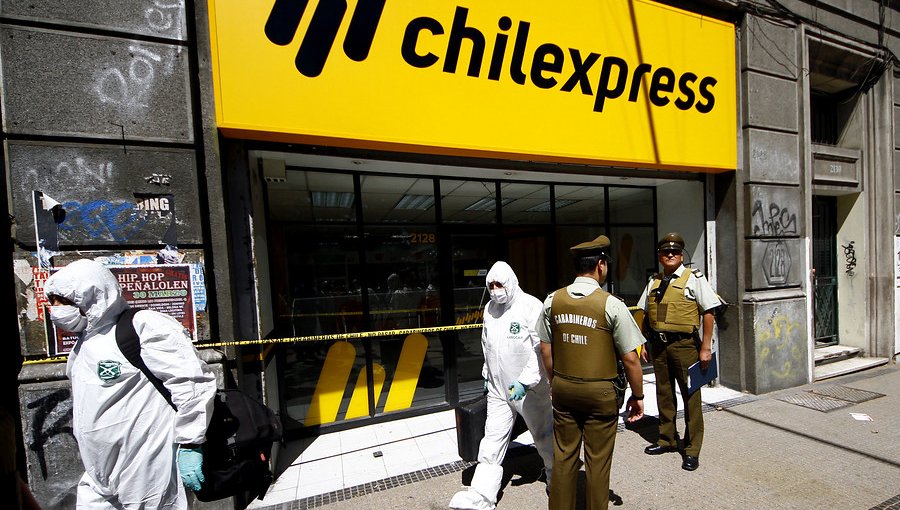 Delincuentes forzaron ingreso a Chilexpress en Valparaíso, pero sólo pudieron robar $90 mil