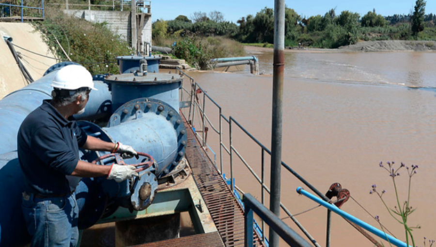 Esval anuncia acciones judiciales por descargas irregulares a planta de tratamiento de Placilla