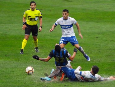 Lluvioso partido entre Huachipato y la UC le habría pasado la cuenta a Eduardo Gamboa