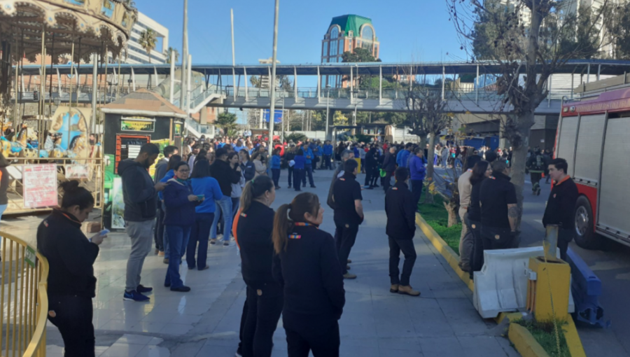 Simulacro de emergencia con materiales peligrosos sorprendió a clientes del Espacio Urbano de Viña del Mar