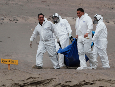 Encuentran cadáver en roqueríos de playa de Horcón: cuerpo registra 17 puñaladas