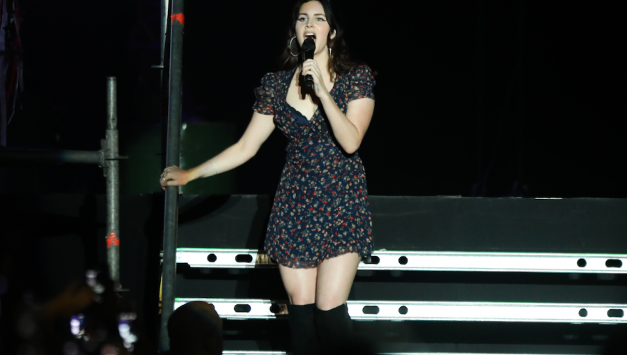 Lana Del Rey anuncia lanzamiento de su nuevo disco para el 30 de agosto