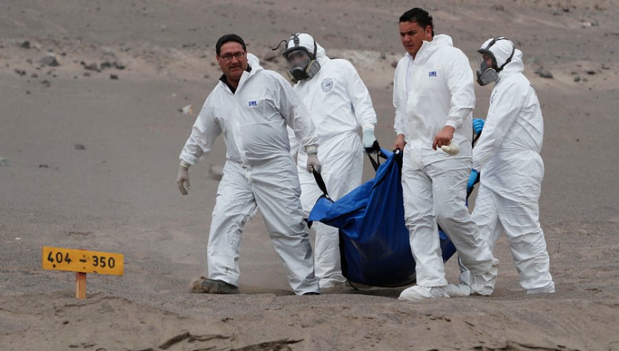 Encuentran cadáver en roqueríos de playa de Horcón: cuerpo registra 17 puñaladas