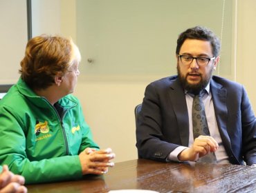 La Cruz: Alcaldesa Maité Larrondo firma histórico convenio con Contraloría para elaborar un Plan de Mejoras