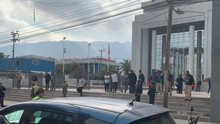 Balacera en las afueras de los tribunales de Iquique deja a un adolescente herido