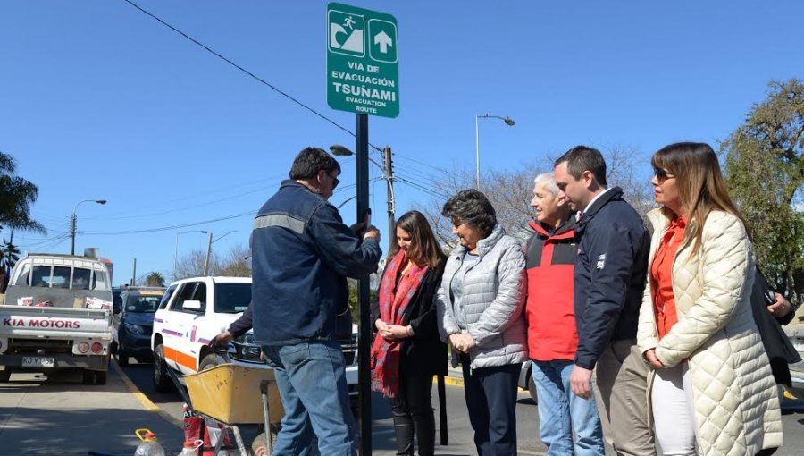 Viña del Mar instala nueva señalética de evacuación en la antesala a simulacro de tsunami