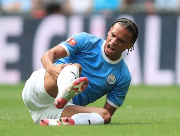 Compañero de Claudio Bravo se rompió el ligamento cruzado y deberá ser operado