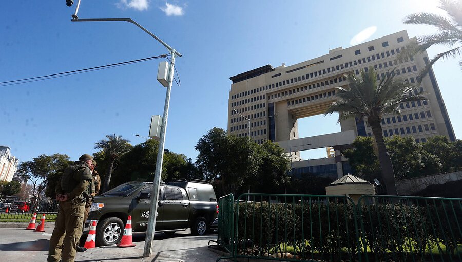 Investigan posible vínculo entre joven visto por cámaras y bomba de ruido detonada en el Congreso