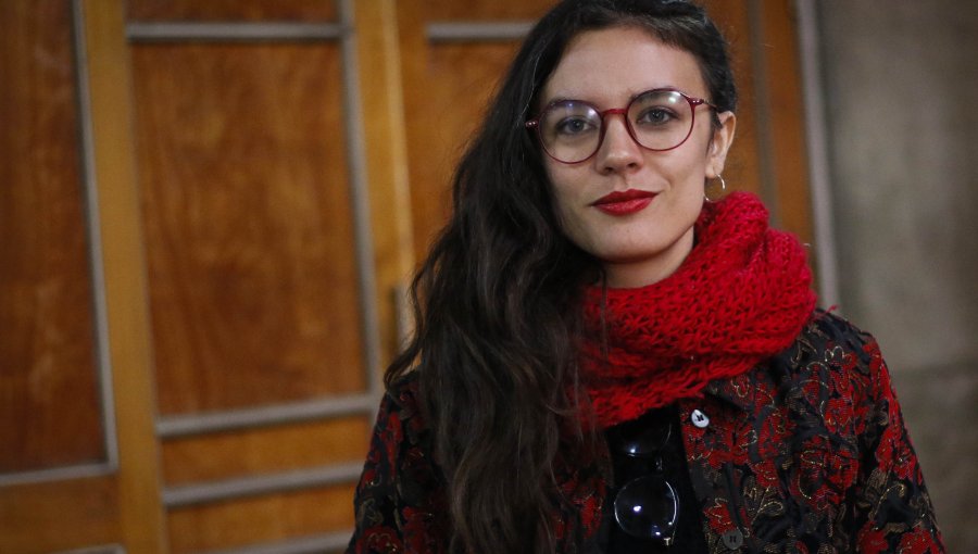 Camila Vallejo asegura que el Gobierno "esta arrinconado" por reducir a 40 horas la jornada laboral