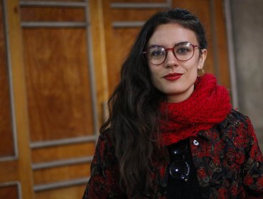 Camila Vallejo asegura que el Gobierno "esta arrinconado" por reducir a 40 horas la jornada laboral