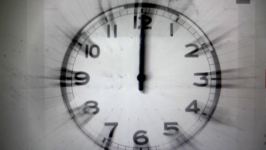 Dispositivos móviles levantaron una hora antes a miles de chilenos
