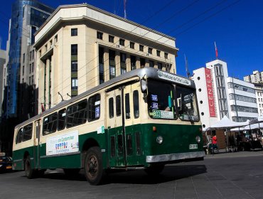 Alcalde Sharp llamó al Presidente Piñera a intervenir en el subsidio a los trolebuses