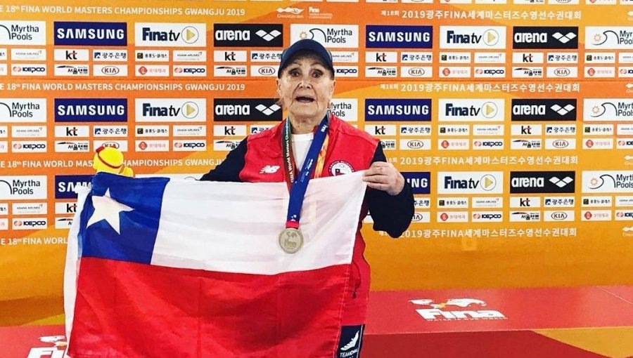 Eliana Busch de 84 años obtuvo medalla de plata en Mundial Master de Natación