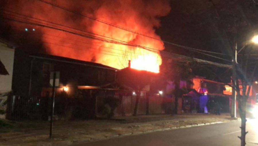 Mujer de 23 años, y sus sobrinas de 6 y 8, murieron en incendio en Curacaví