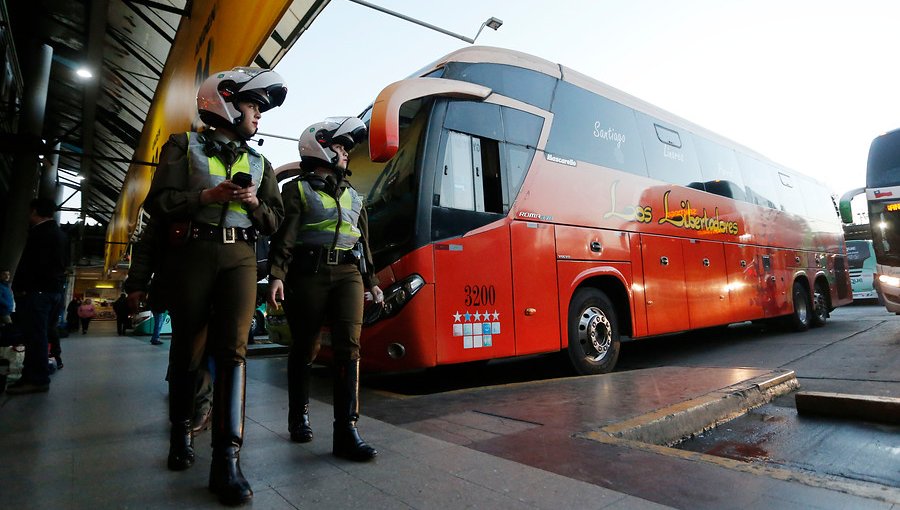 Intensos controles se realizan a buses interurbanos por el fin de semana interferiado