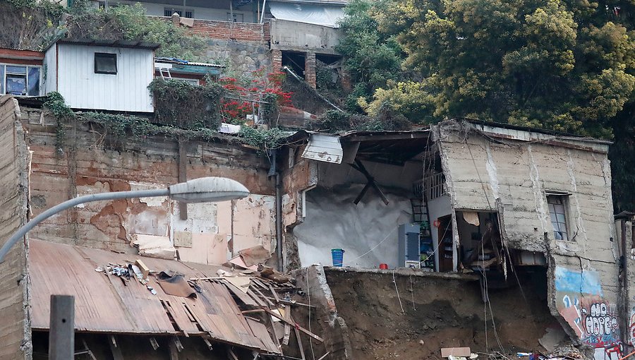 Confirman que ni el muro ni la casa derrumbada estaban con decreto de demolición