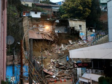 Derrumbe en Valparaíso: Dos víctimas vivían en el domicilio y cuatro estaban en la escalera