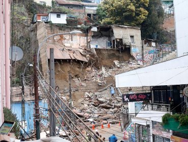 Derrumbe en Valparaíso: Intendente confirma que hay seis denuncias por presunta desgracia