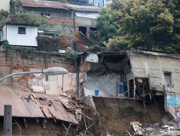 Confirman que ni el muro ni la casa derrumbada estaban con decreto de demolición