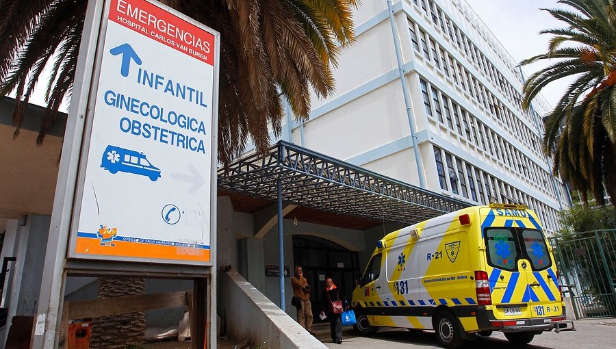 Niña rescatada tras derrumbe en Valparaíso tiene dos fracturas, pero se recupera favorablemente