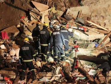 Un tercer cuerpo fue rescatado desde los escombros que dejó el derrumbe en Valparaíso