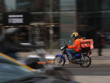 Gobierno y empresas de delivery crean mesa de trabajo por la venta de alcohol a menores