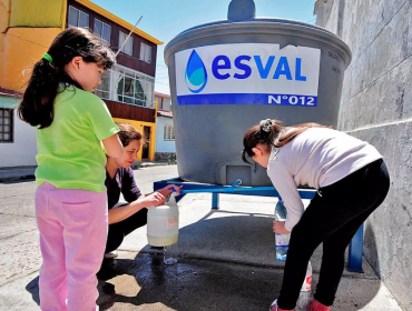 Esval aportará con abastecimiento de agua potable para 240 hogares de un sector de Puchuncaví