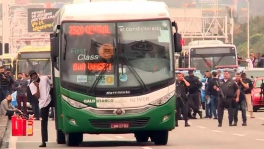 Francotirador dispara y mata a hombre que tomó rehenes en Río de Janeiro