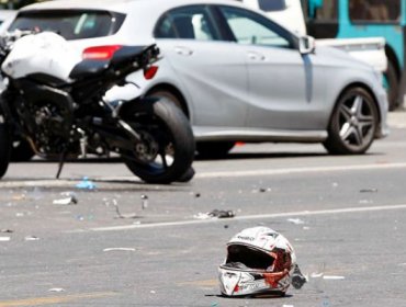 Mujer murió atropellada por motociclista al cruzar por paso no habilitado en Las Condes