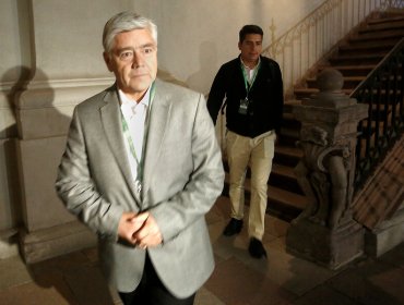 Presidente de Azul Azul y gerente atacado se reunieron con Rodrigo Ubilla en La Moneda