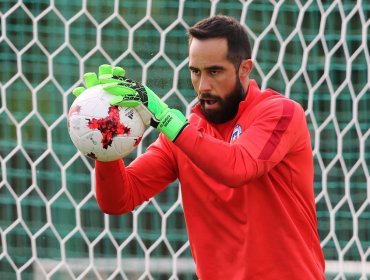 Claudio Bravo habría sido reservado para amistosos ante Argentina y Honduras